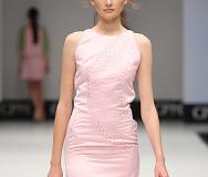 Розовое платье D001